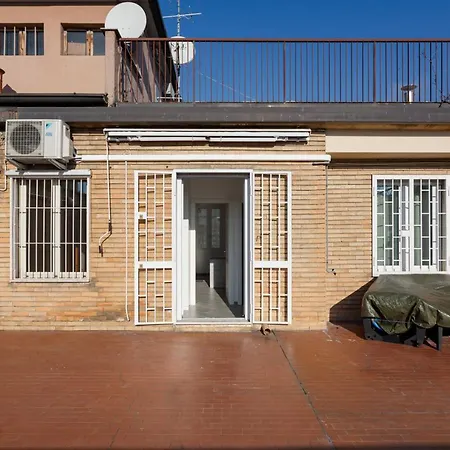 Amazing terrace in Milan-Via Strambio Città Studi-2